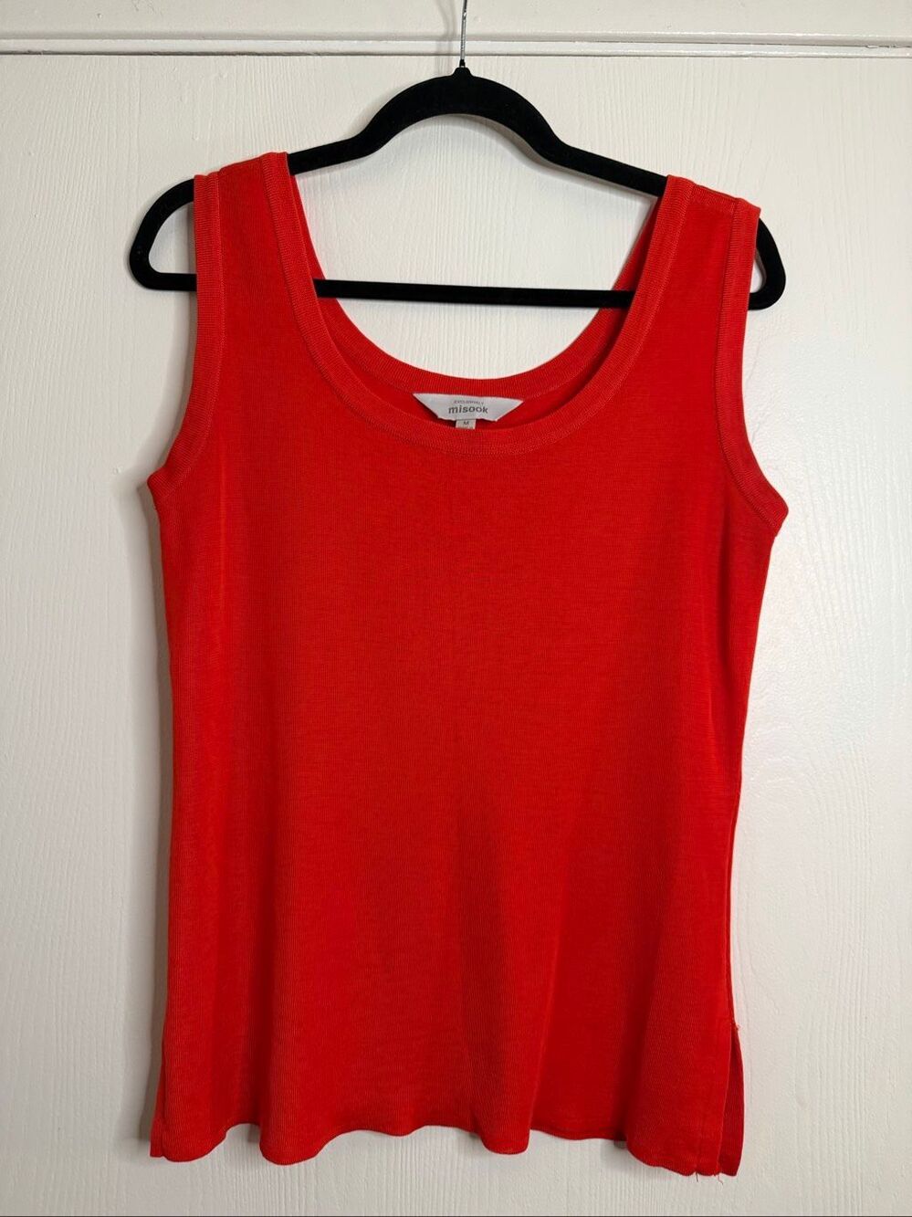 Exclusively Misook Red Knit Tank Top Shell Scoop Neck Side Slit Women's Size M